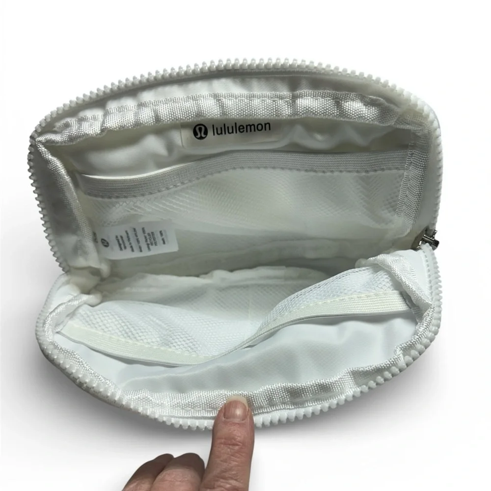 Lululemon Athletica White Everywhere Belt Bag - Picture 4 of 5